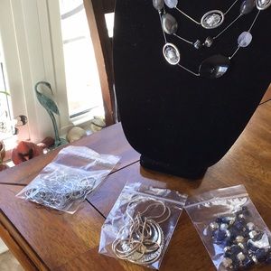 Lot of 4 necklaces, 2 gold, 2 silver sizes vary